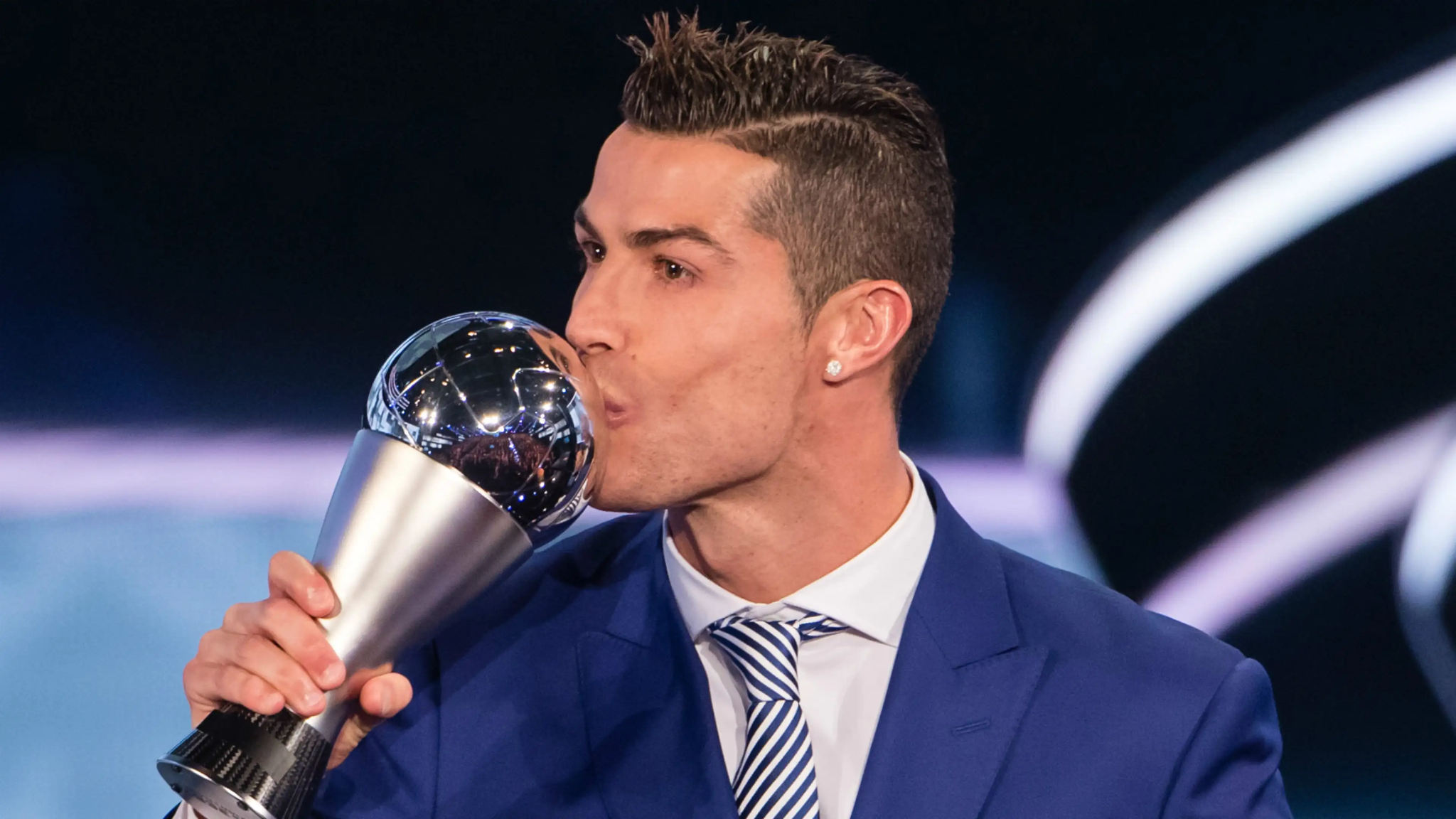 El Viaje de Cristiano Ronaldo a la Cirugía Plástica